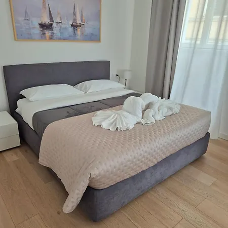 Stella Cavana Trieste